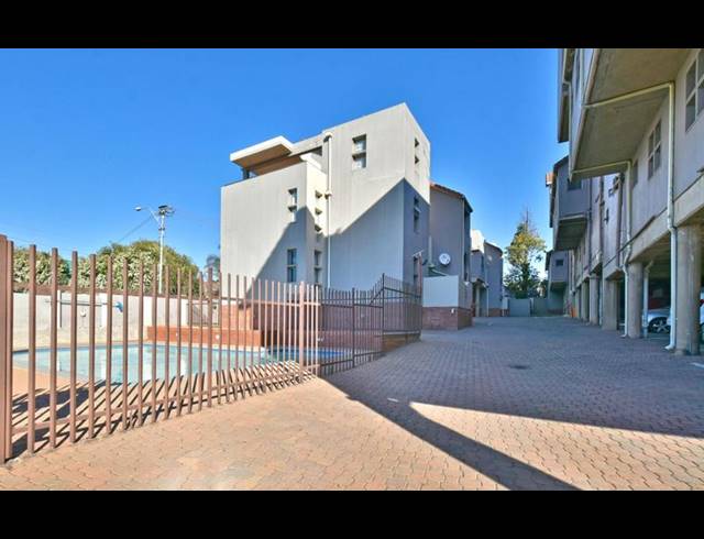 2 BEDROOM APARTMENT FOR SALE IN GLENANDA
